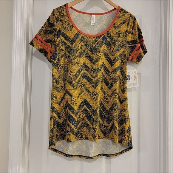 LulaRoe Classic T-shirt ~ size Medium ~ (NWT) - Picture 1 of 5